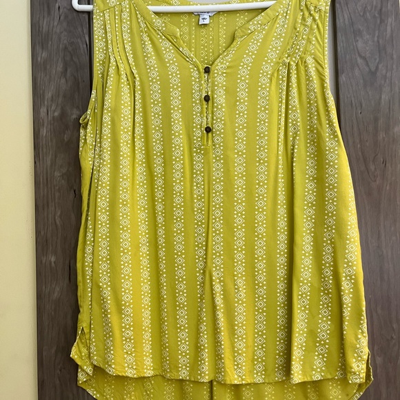 Sonoma  ladies top. - Picture 2 of 4